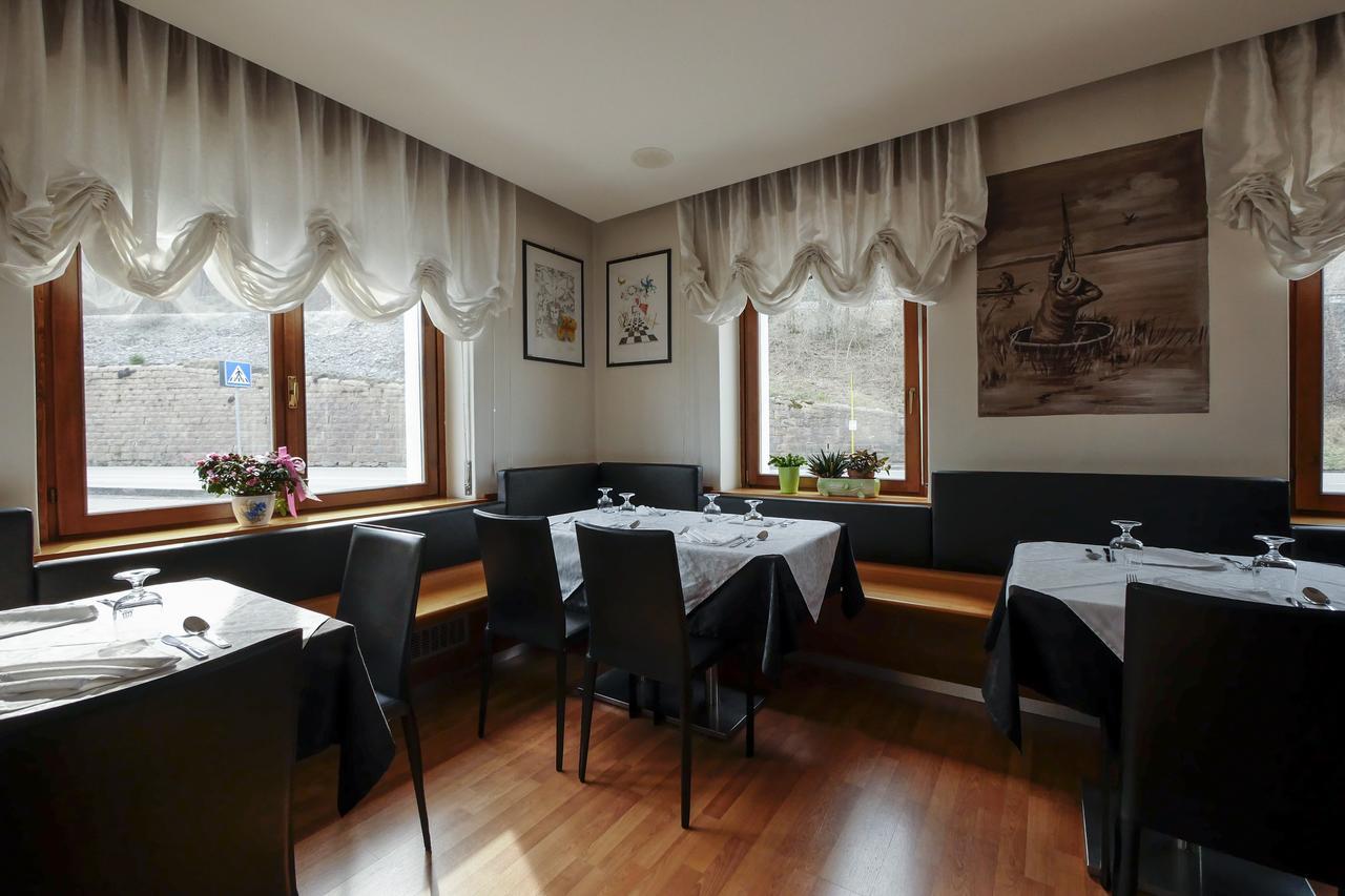 Albergo De March Farra d'Alpago Bagian luar foto