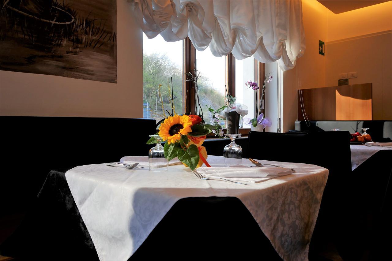 Albergo De March Farra d'Alpago Bagian luar foto
